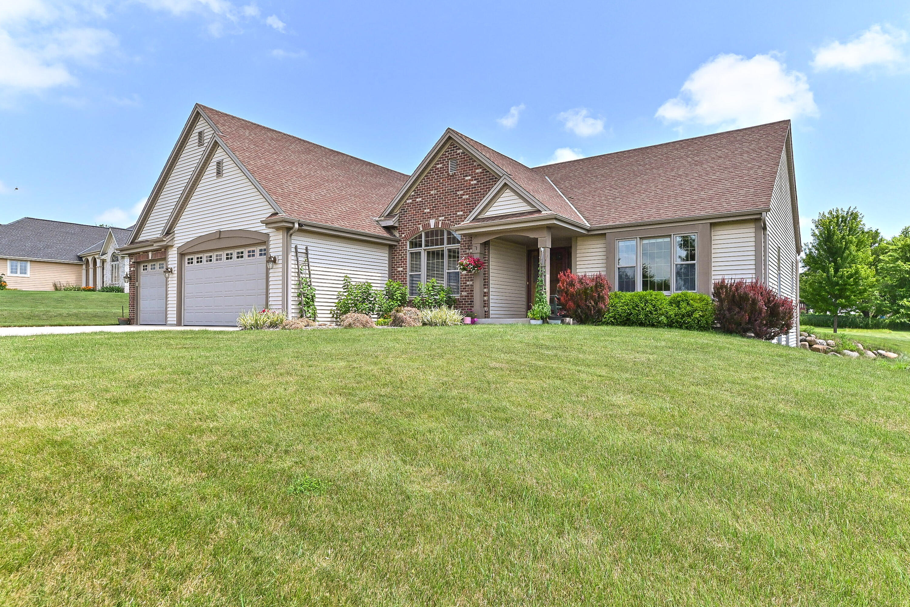 Property Photo: W235s8220 Scenic Dr WI 53103