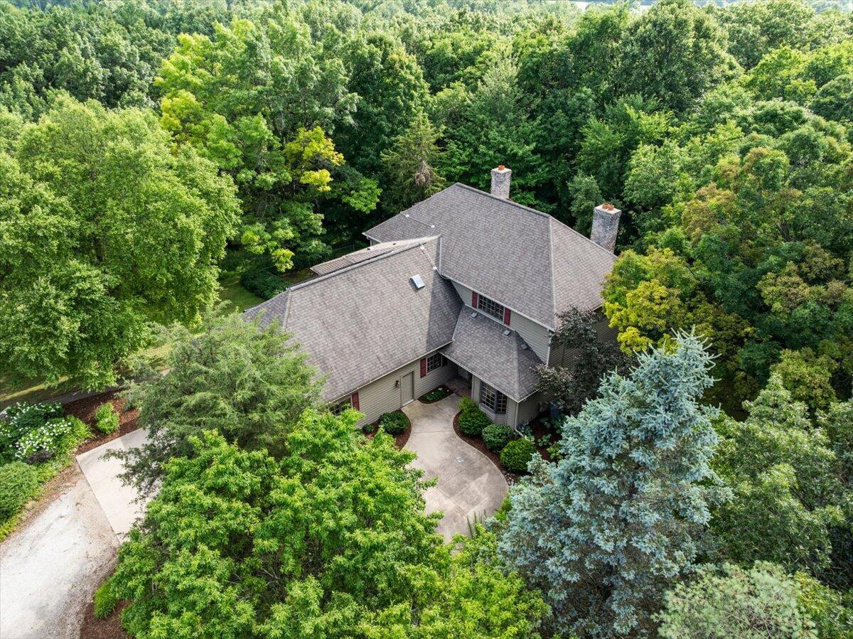 Property Photo: 5613 Maple Rd WI 53095
