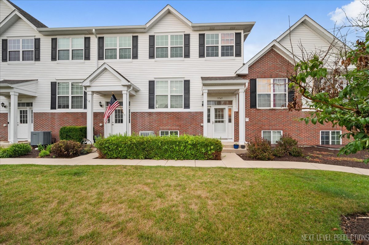 Property Photo:  3765 Bailey Road  IL 60560 