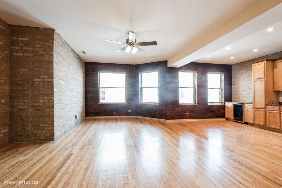 Property Photo:  1634 W Columbia Avenue 2S  IL 60626 