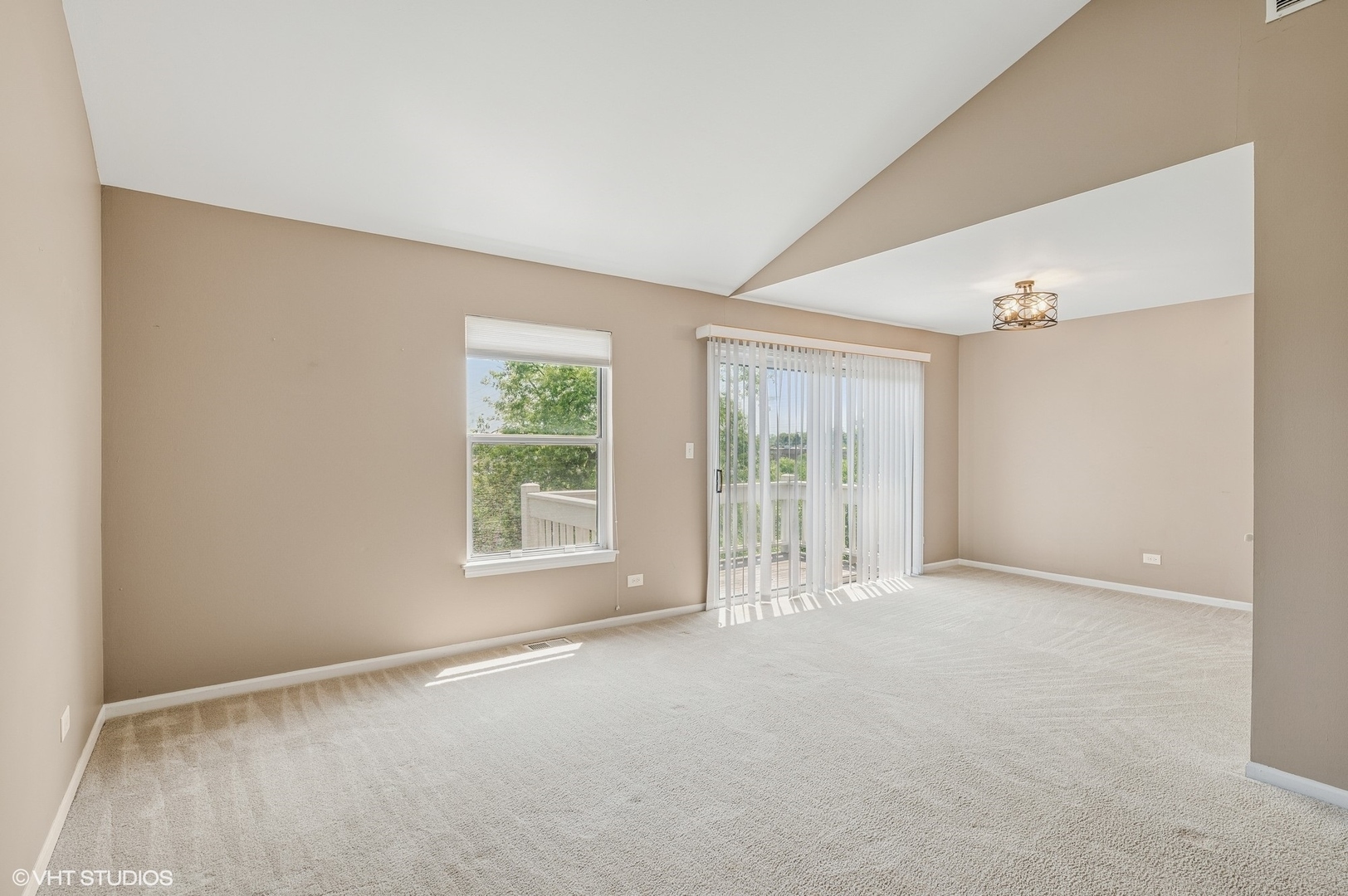 Property Photo: 1234 Ballantrae Place D IL 60060
