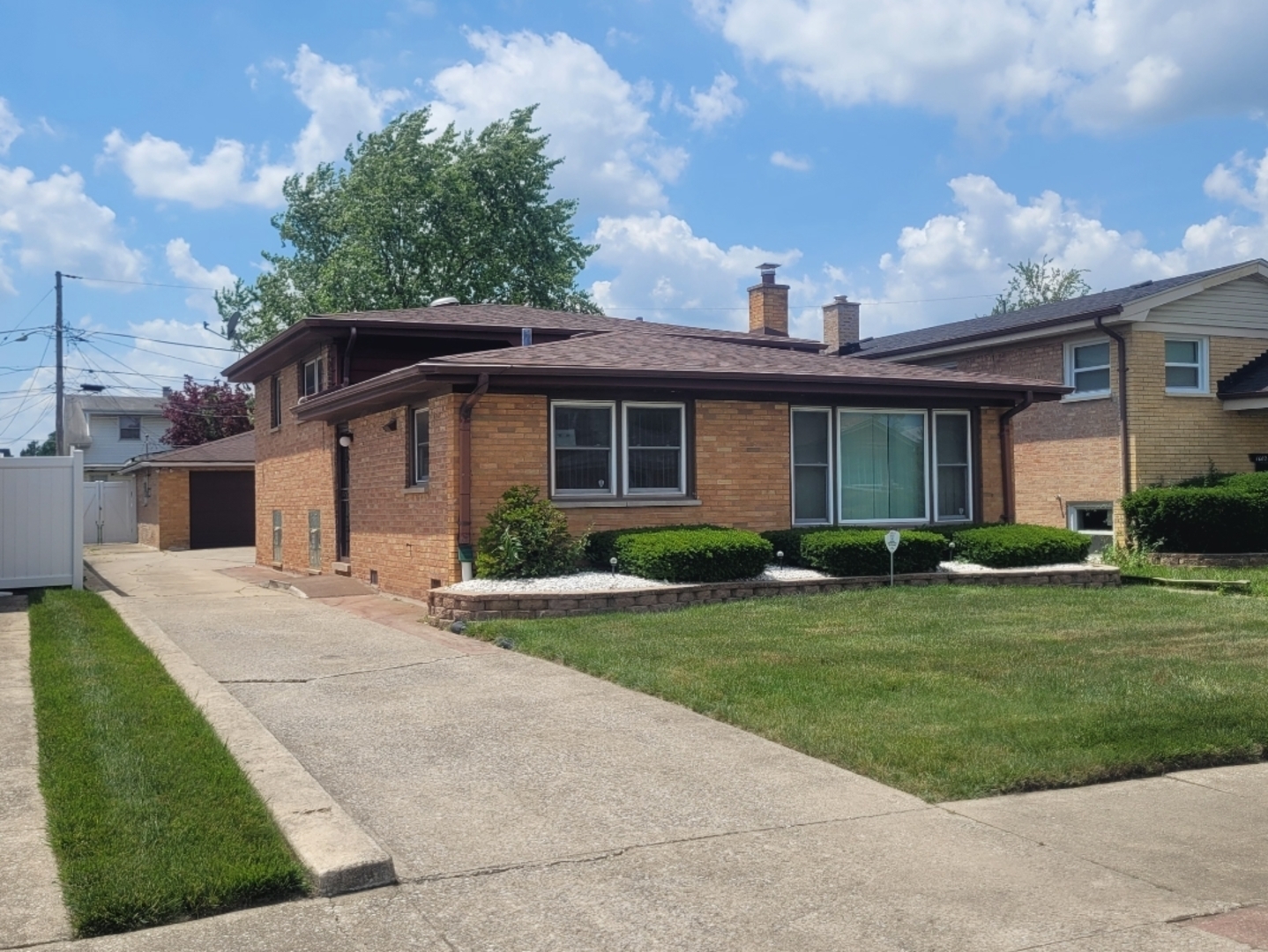 Property Photo:  16030 Gauger Avenue  IL 60426 