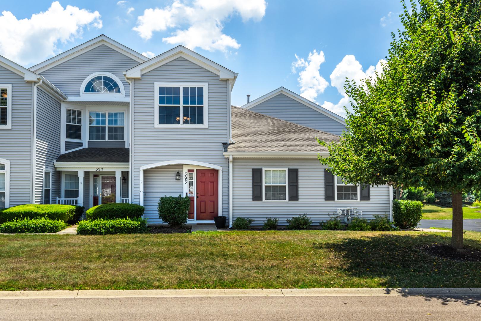 Property Photo: 395 Cascade Lane 0 IL 60543