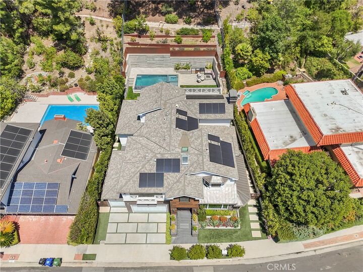 Property Photo:  2520 La Condesa Drive  CA 90049 