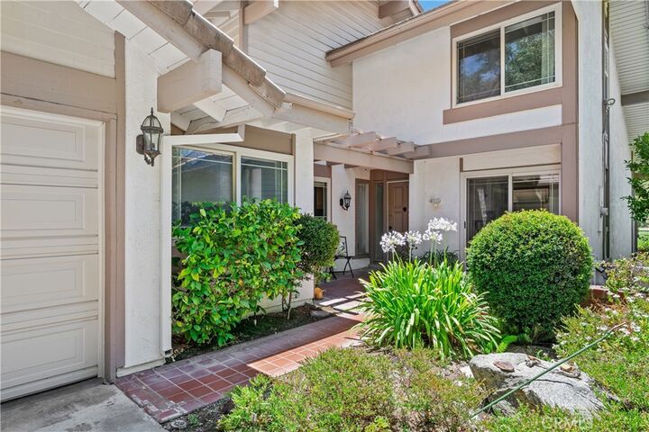Property Photo:  652 Via Zapata  CA 92507 