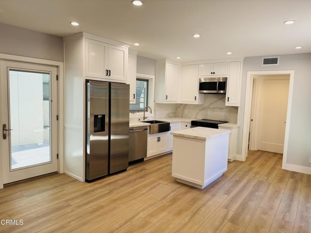 Property Photo:  188 Cedar Crest Avenue 5  CA 91030 