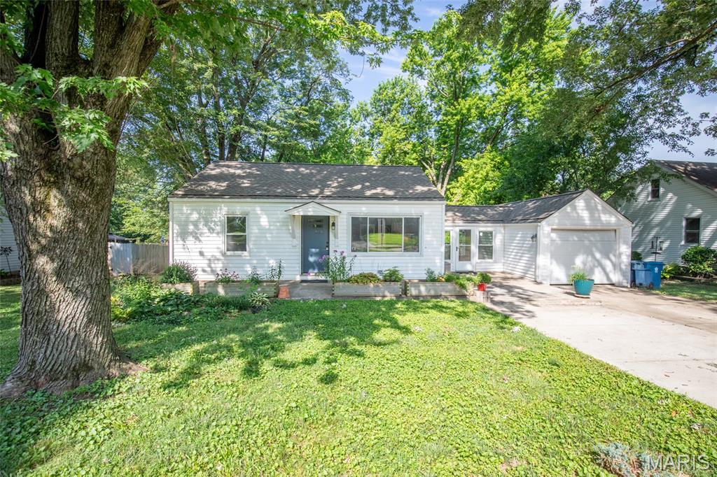 3027 Ridgeview Drive  St Charles MO 63301 photo