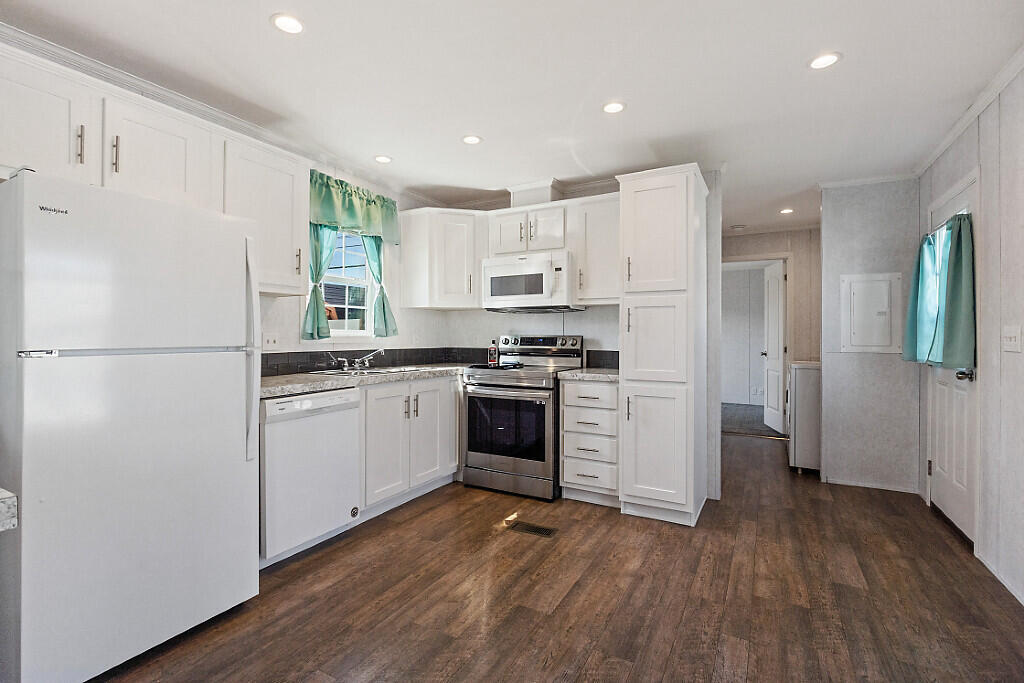 Property Photo: 26 Lynch Street ME 04011