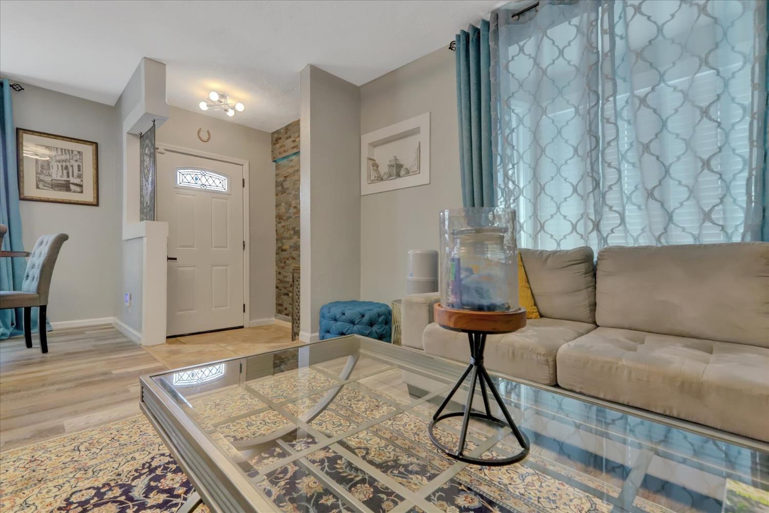 Property Photo: 370 Pine Way CA 95991