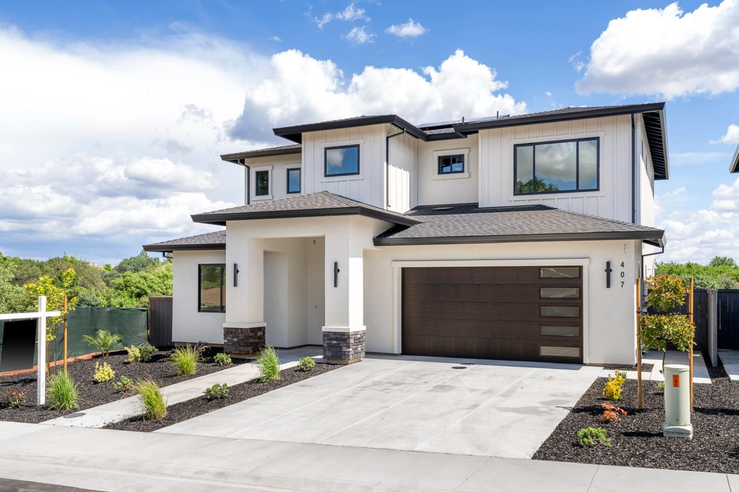 Property Photo:  407 East Street  CA 95678 