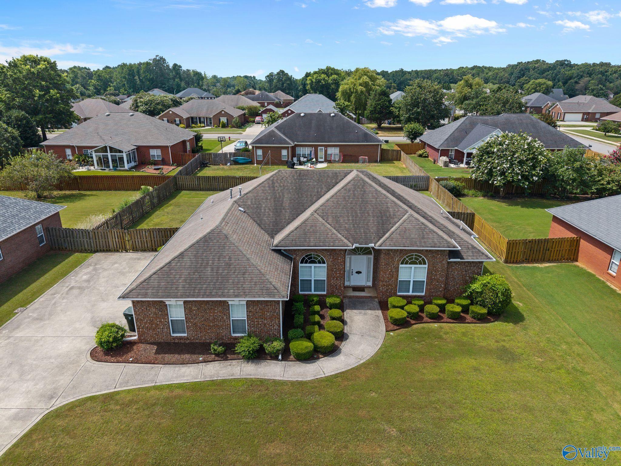 Property Photo:  102 Mabscott Drive  AL 35758 