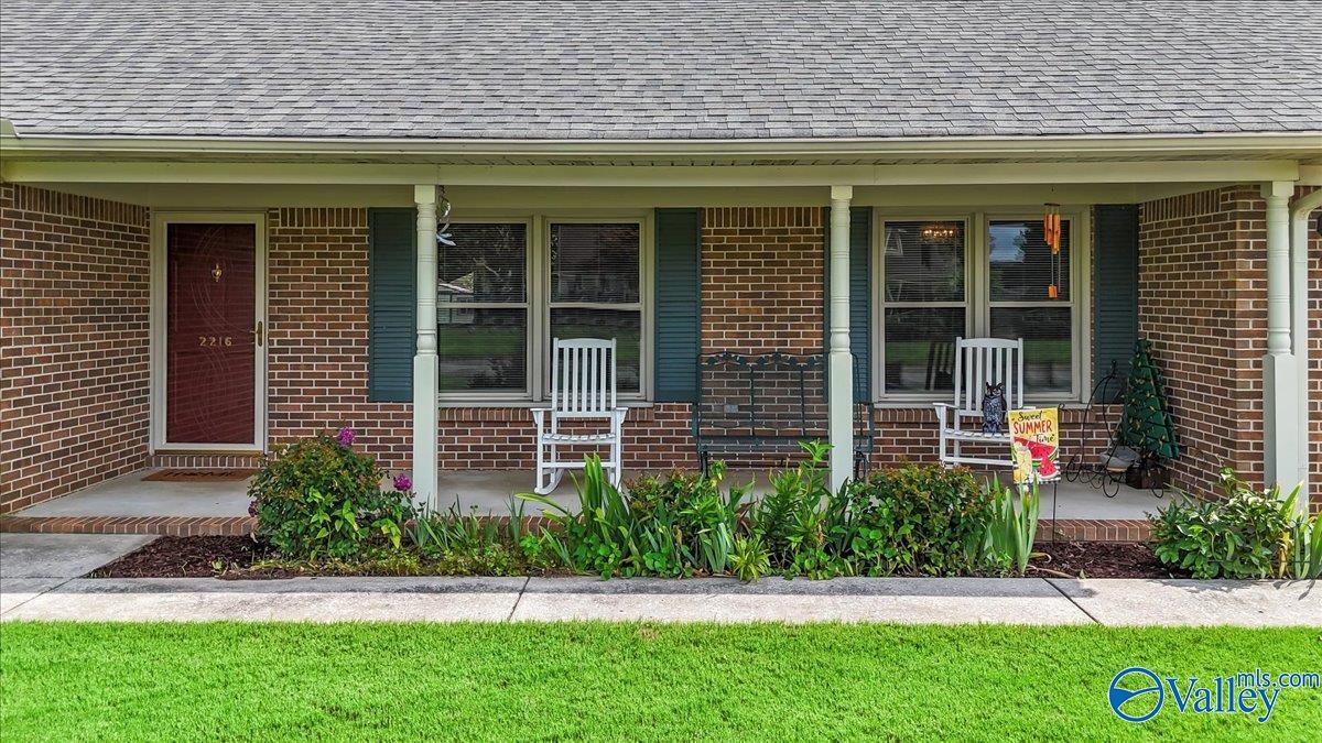 Property Photo: 2216 Carleton Drive SW AL 35603