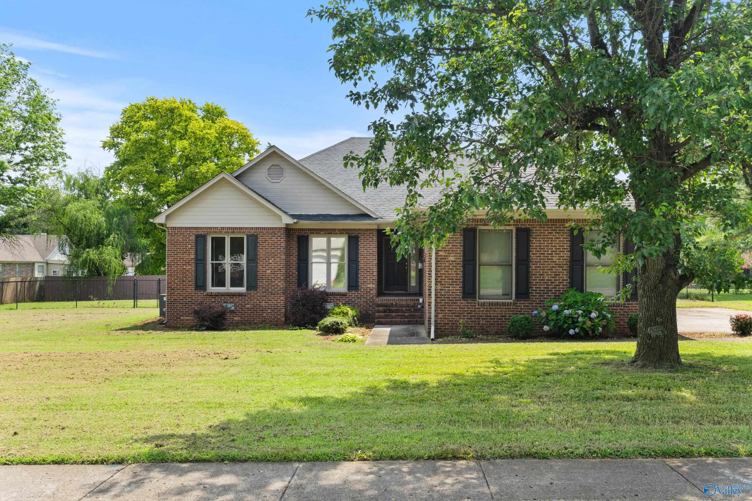 119 Amethyst Drive  Huntsville AL 35810 photo