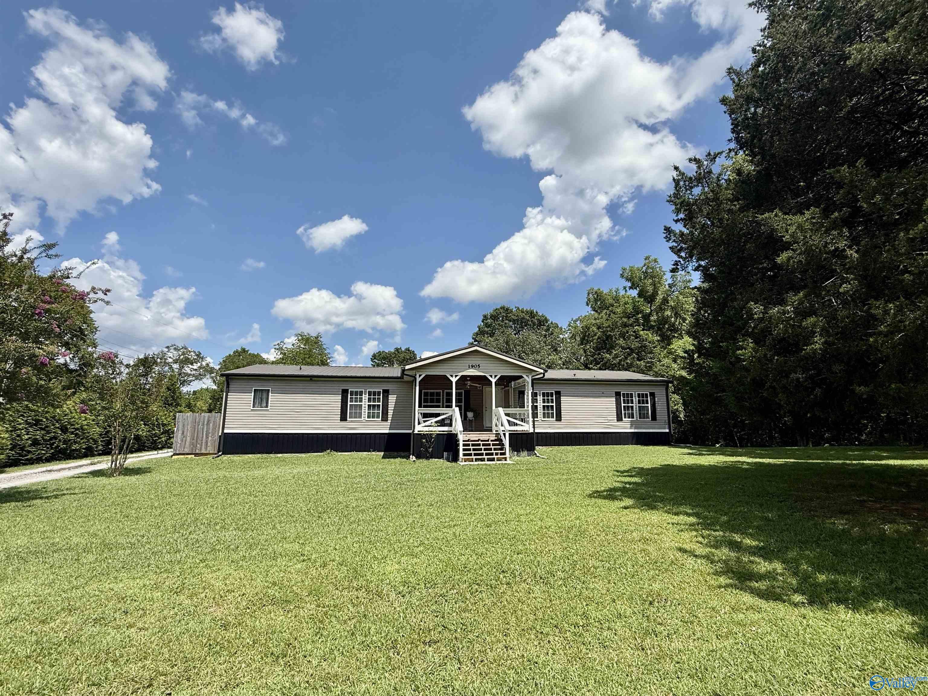 Property Photo:  1905 Whites Chapel Road  AL 35901 