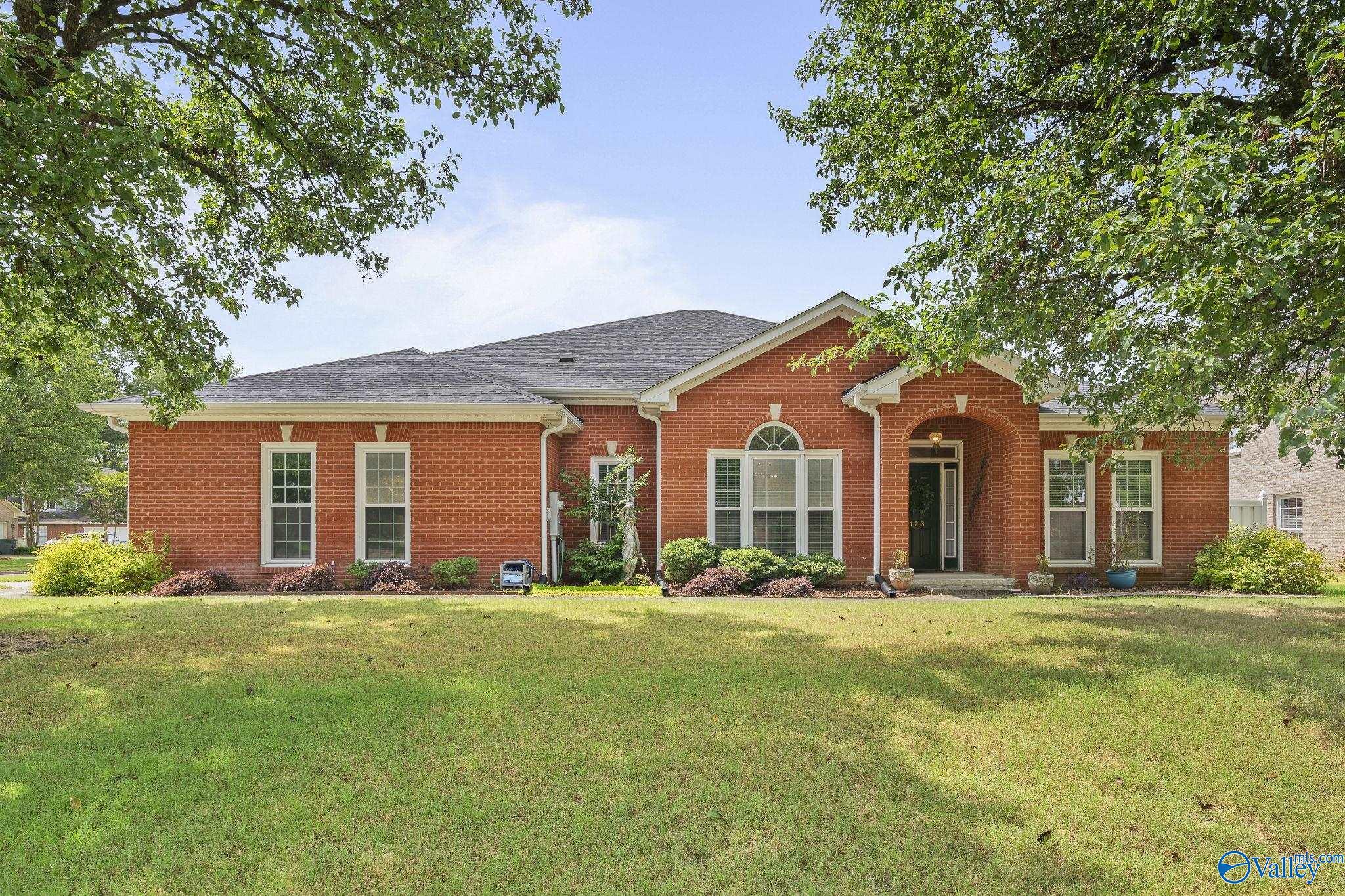 123 Cheval Blvd  Brownsboro AL 35741 photo