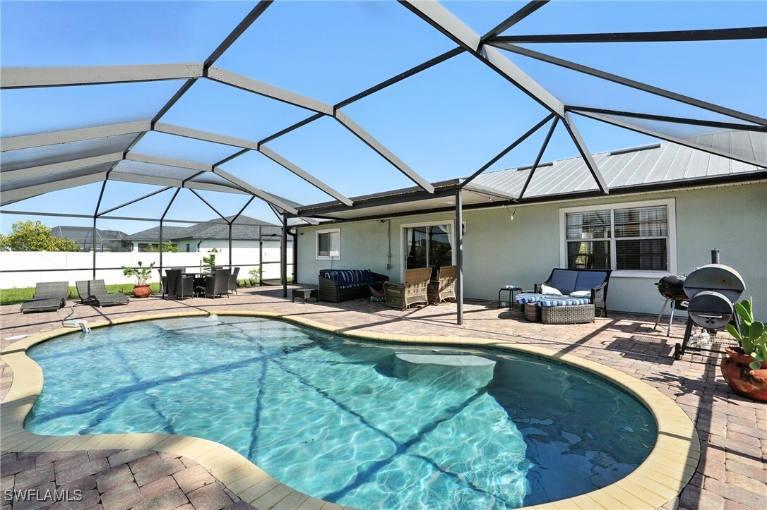 Property Photo: 324 NW 24th Terrace FL 33993