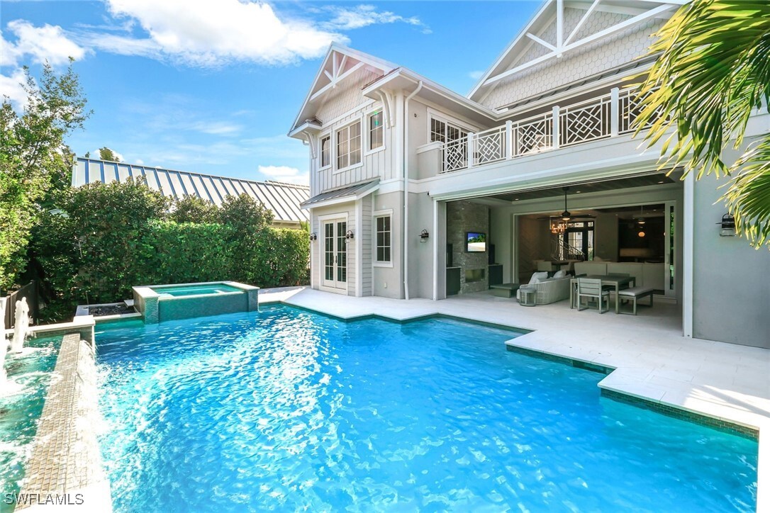 Property Photo: 91 14th Street S FL 34102