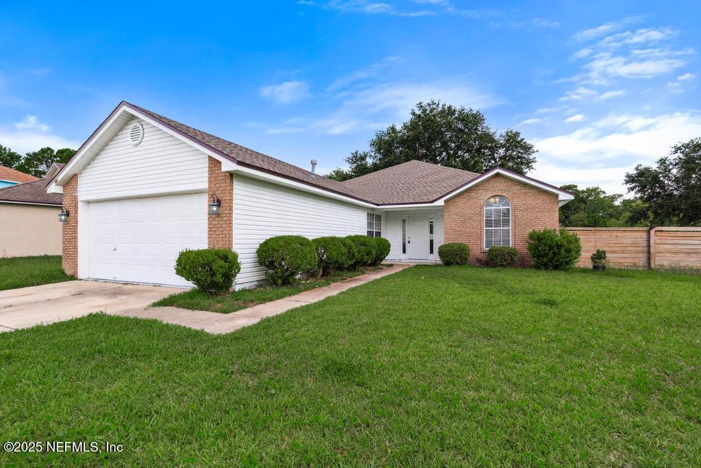 Property Photo:  1946 Coldfield Drive W  FL 32246 
