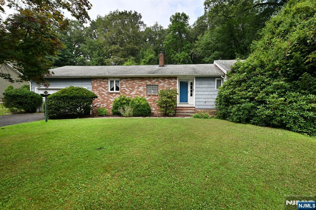 16 Butternut Avenue  Midland Park NJ 07432 photo