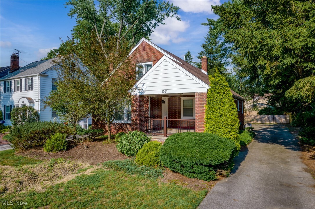 1361 Plainfield Road  South Euclid OH 44121 photo