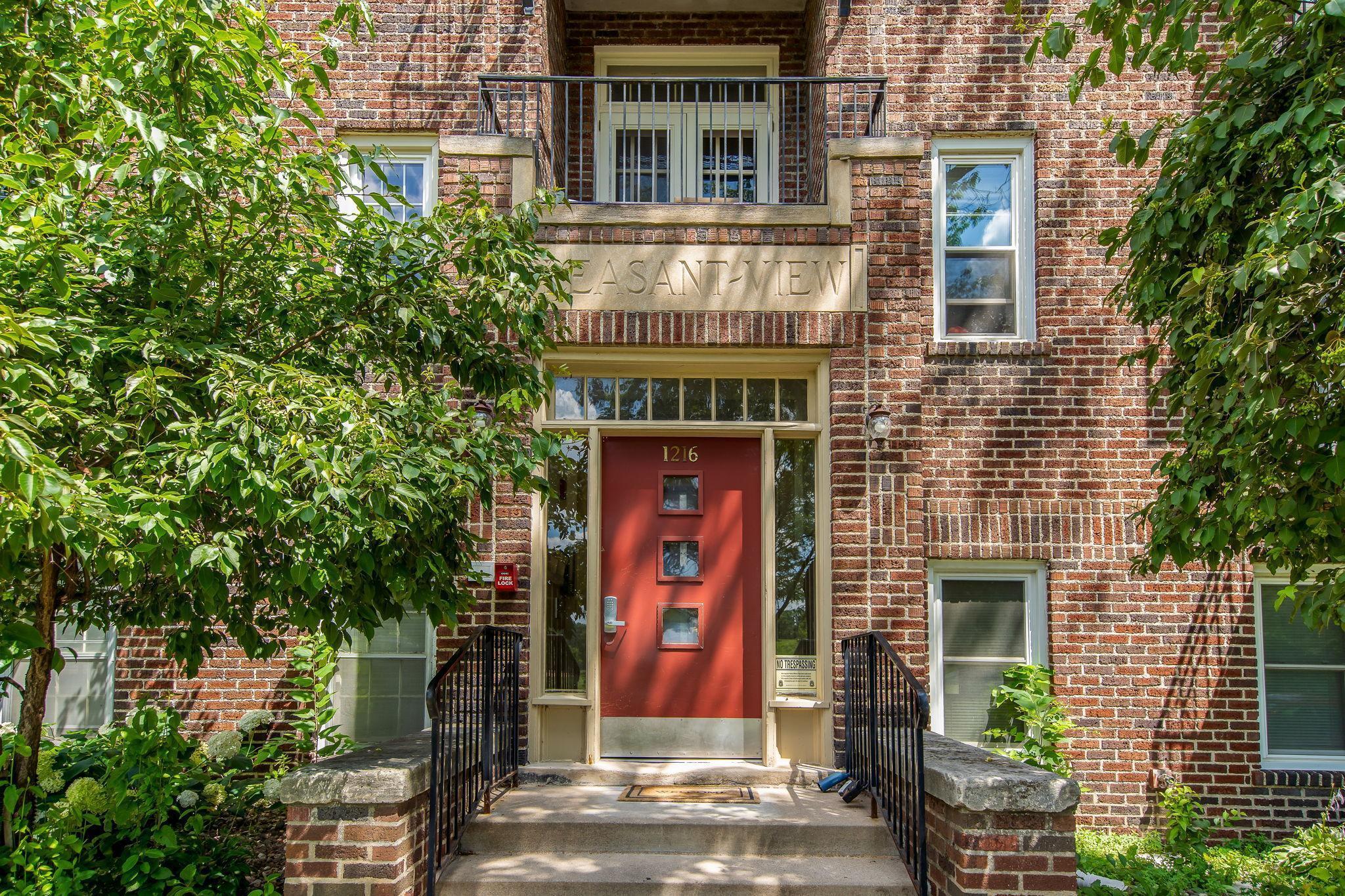 Property Photo: 1216 Powderhorn Terrace 15 MN 55407