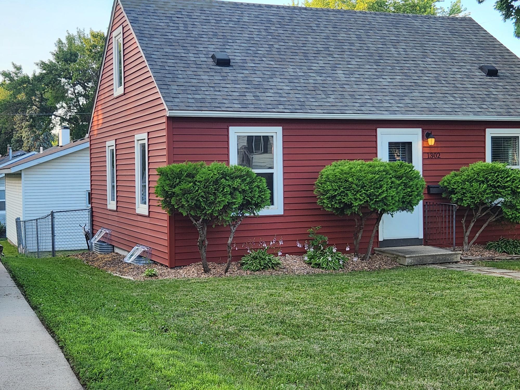 Property Photo: 1302 W Clark Street MN 56007