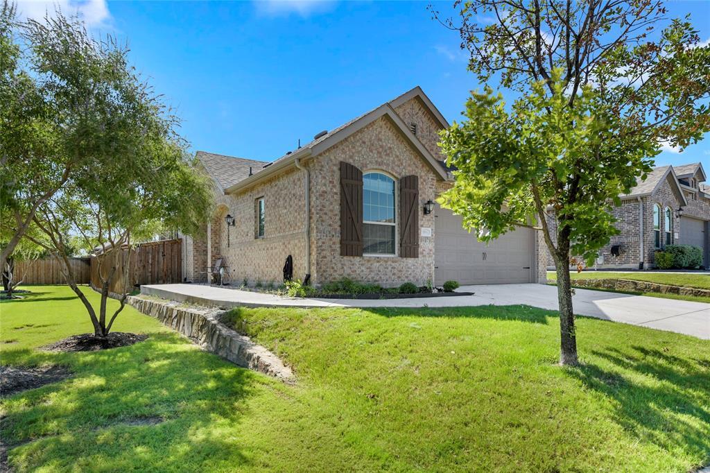 Property Photo: 1016 Shire Drive TX 76227