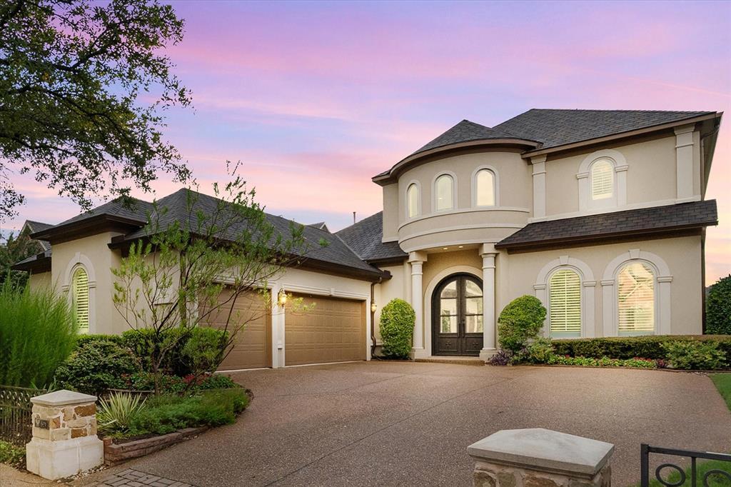 Property Photo: 521 Regency Crossing TX 76092