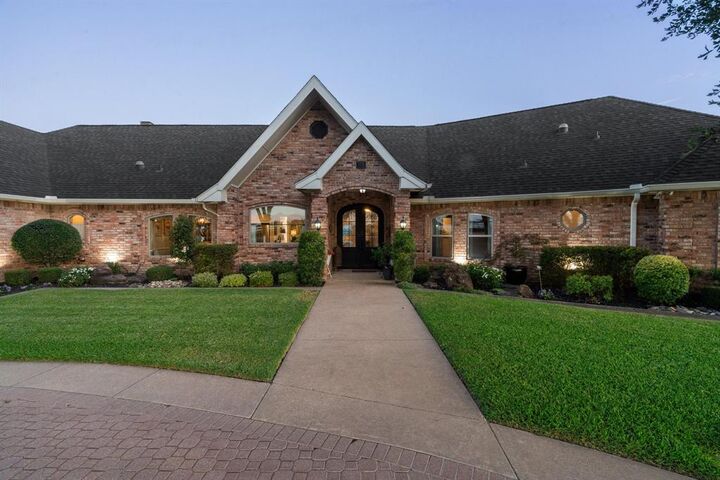 Property Photo:  129 Lakeshore Drive  TX 75165 