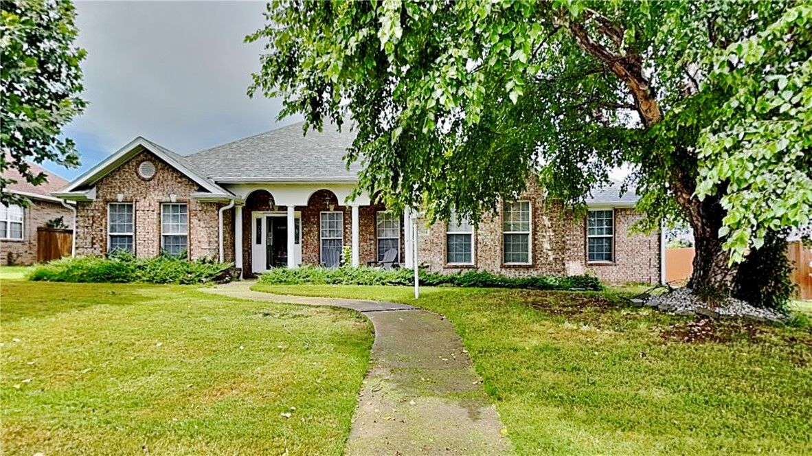 Property Photo:  2904 Red Haven Street  AR 72712 