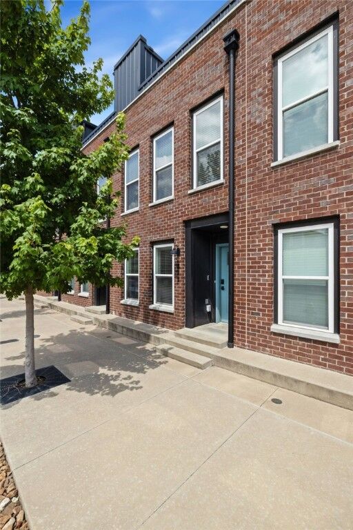Property Photo:  433 SW B Street  AR 72712 