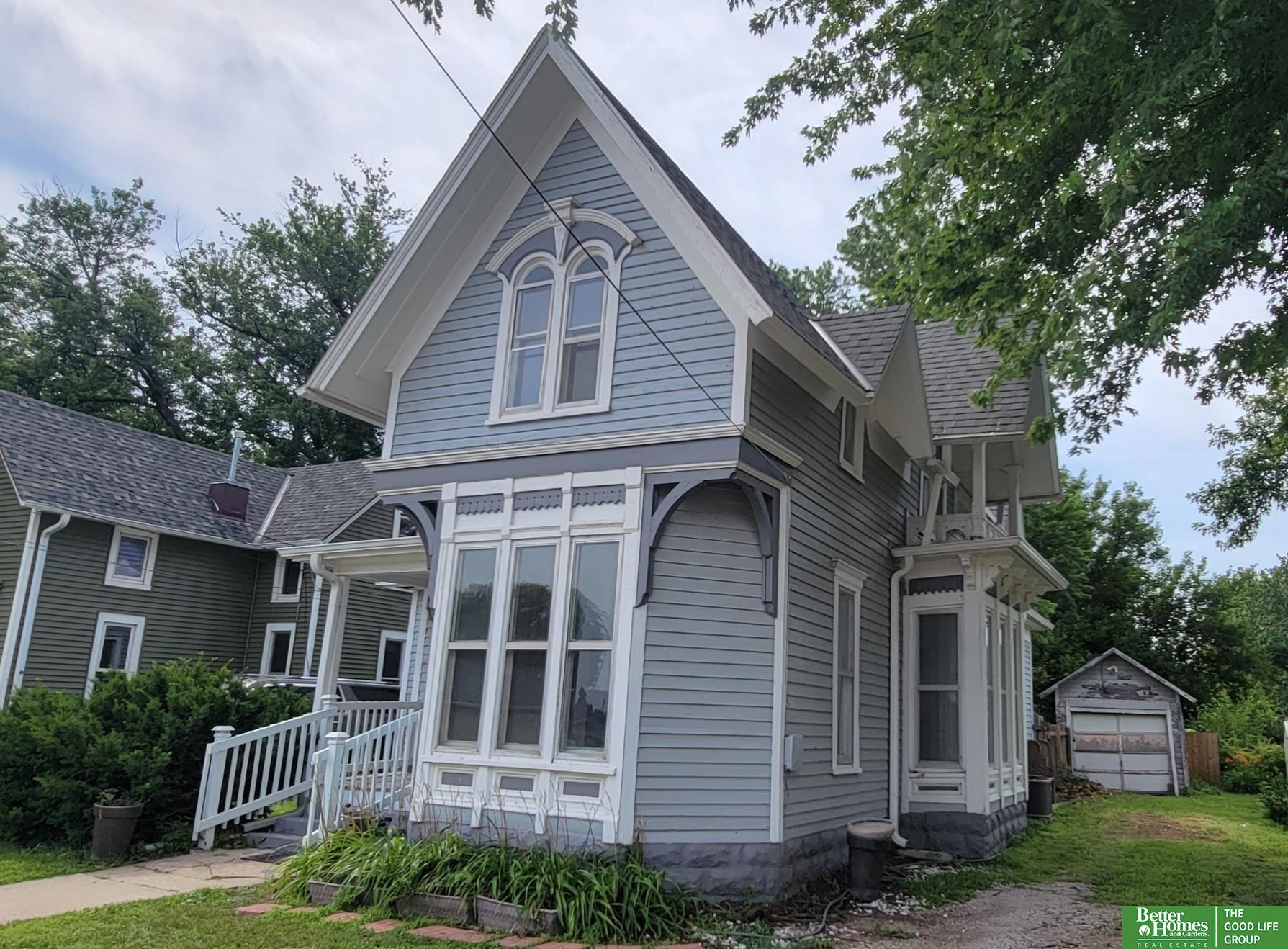 Property Photo: 908 E 5th Street NE 68467