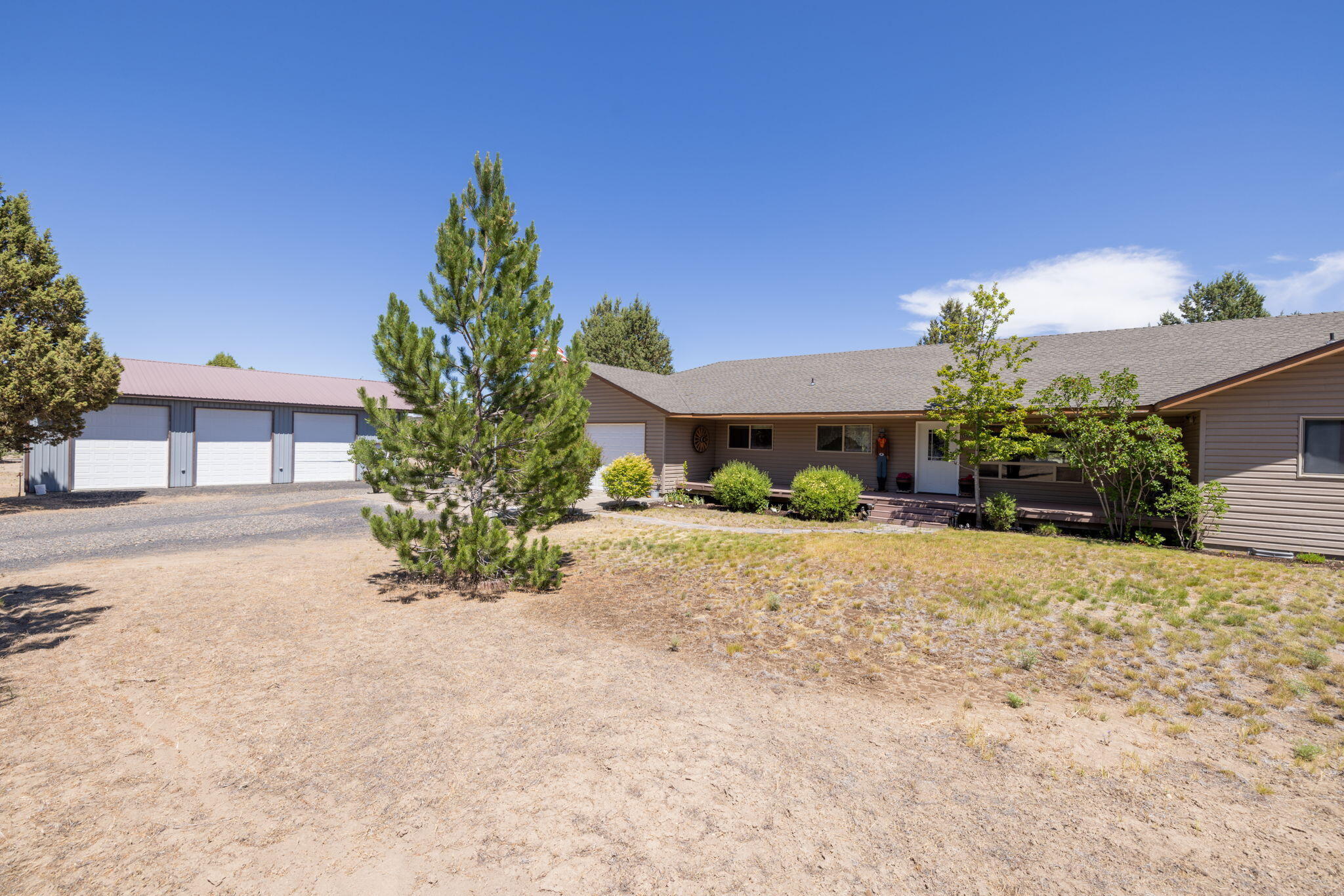 Property Photo: 13592 SE Lost Lake Drive OR 97754