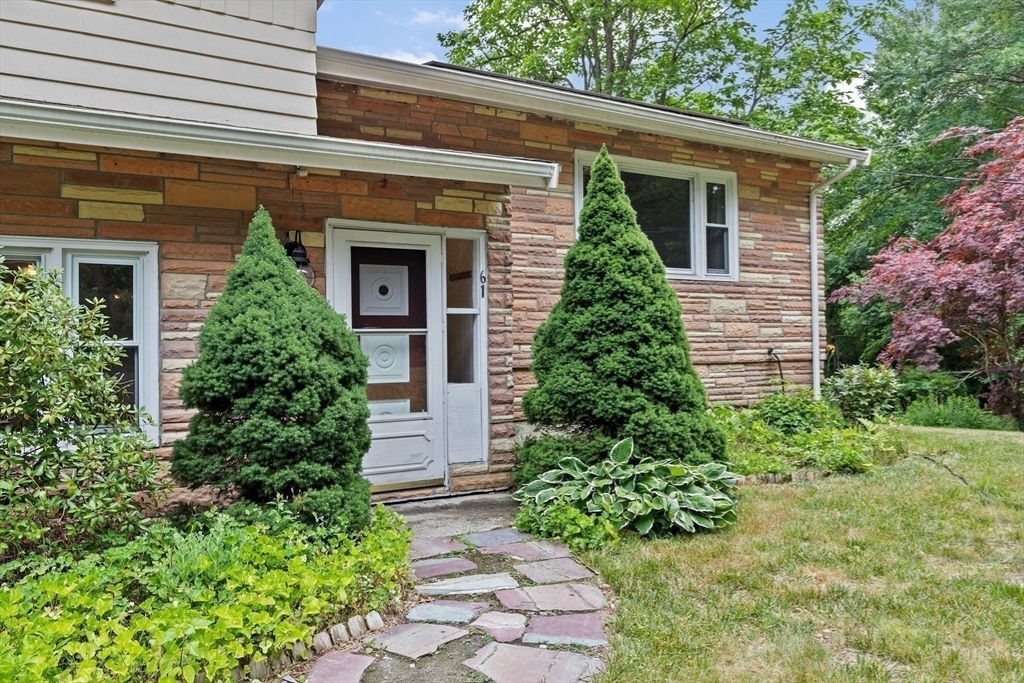 61 Pleasant St  Pembroke MA 02359 photo