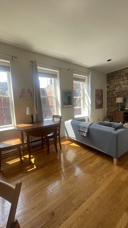 Property Photo: 121 Salem Street 4D MA 02113