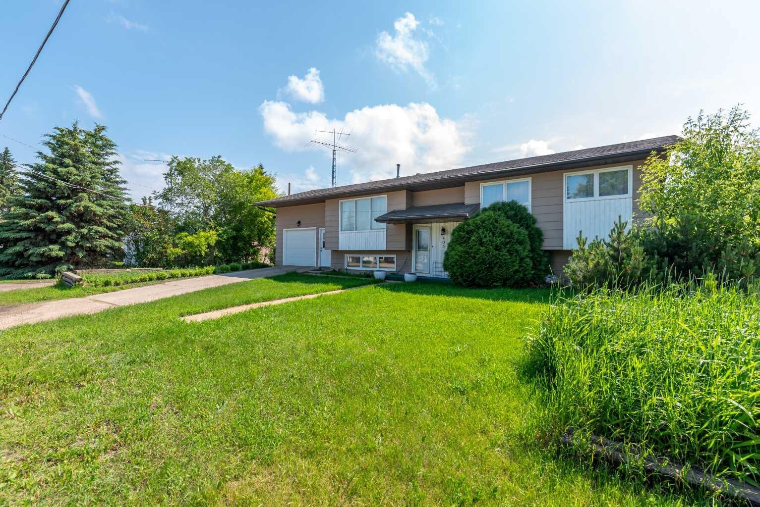 Property Photo: 405 Main Street SK S0M 1M0