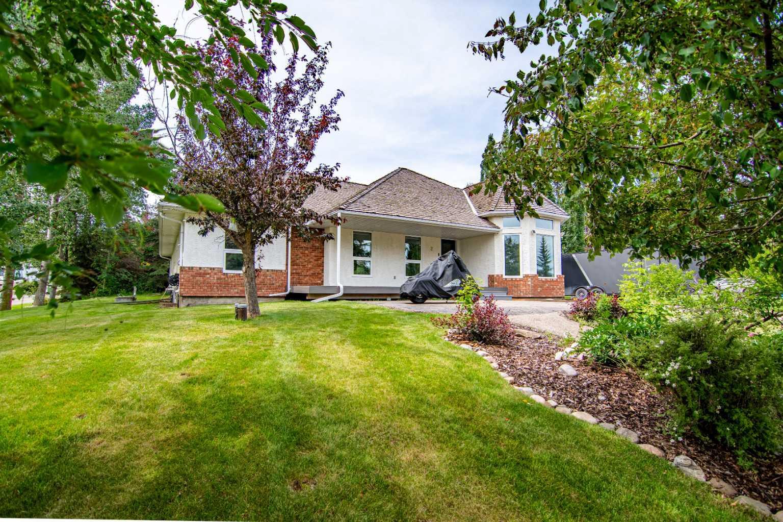 Photo de la propriété:  2 Grand Avenue  AB T4S 1S5 