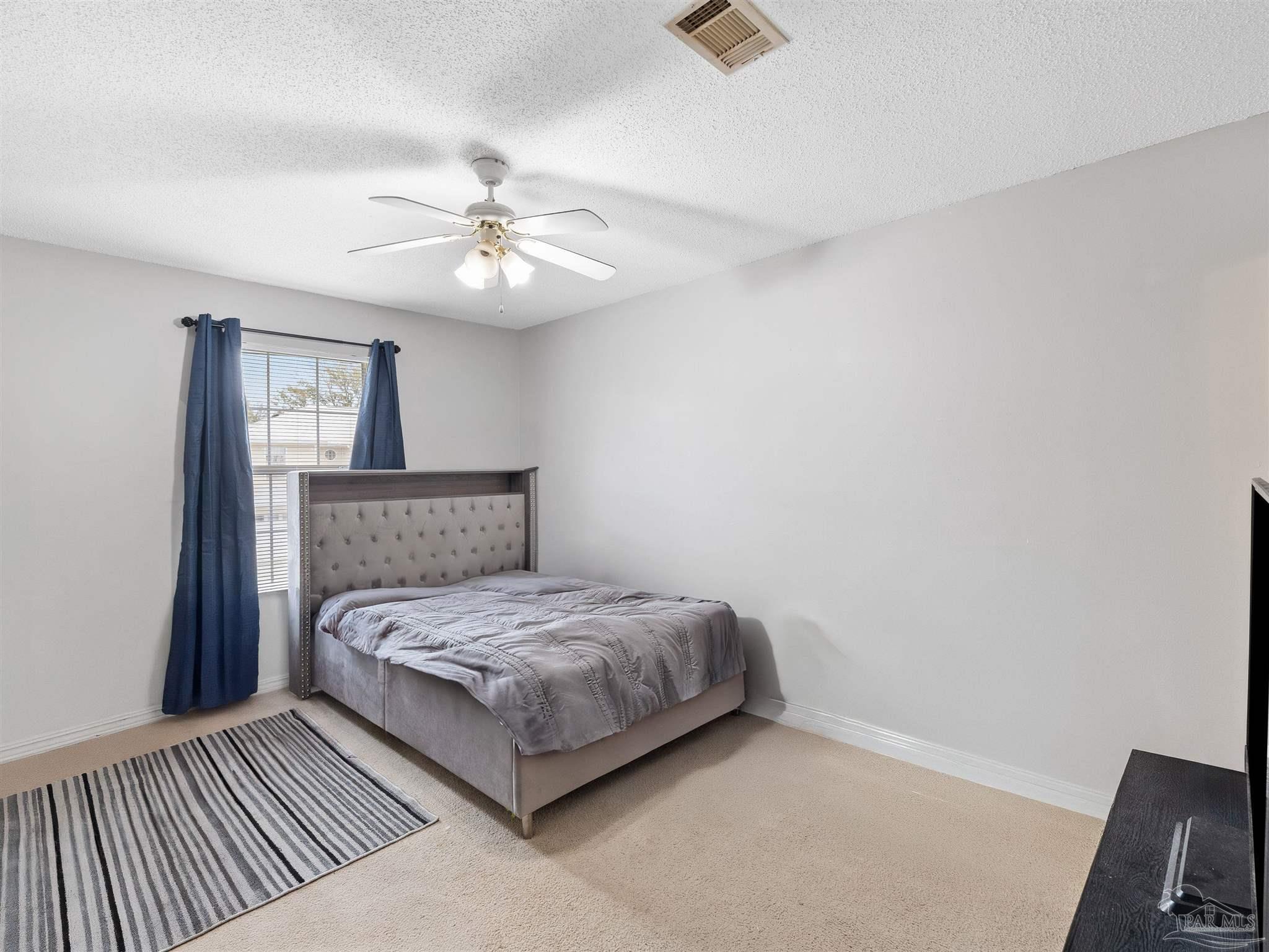 Property Photo: 477 Keystone Rd FL 32569