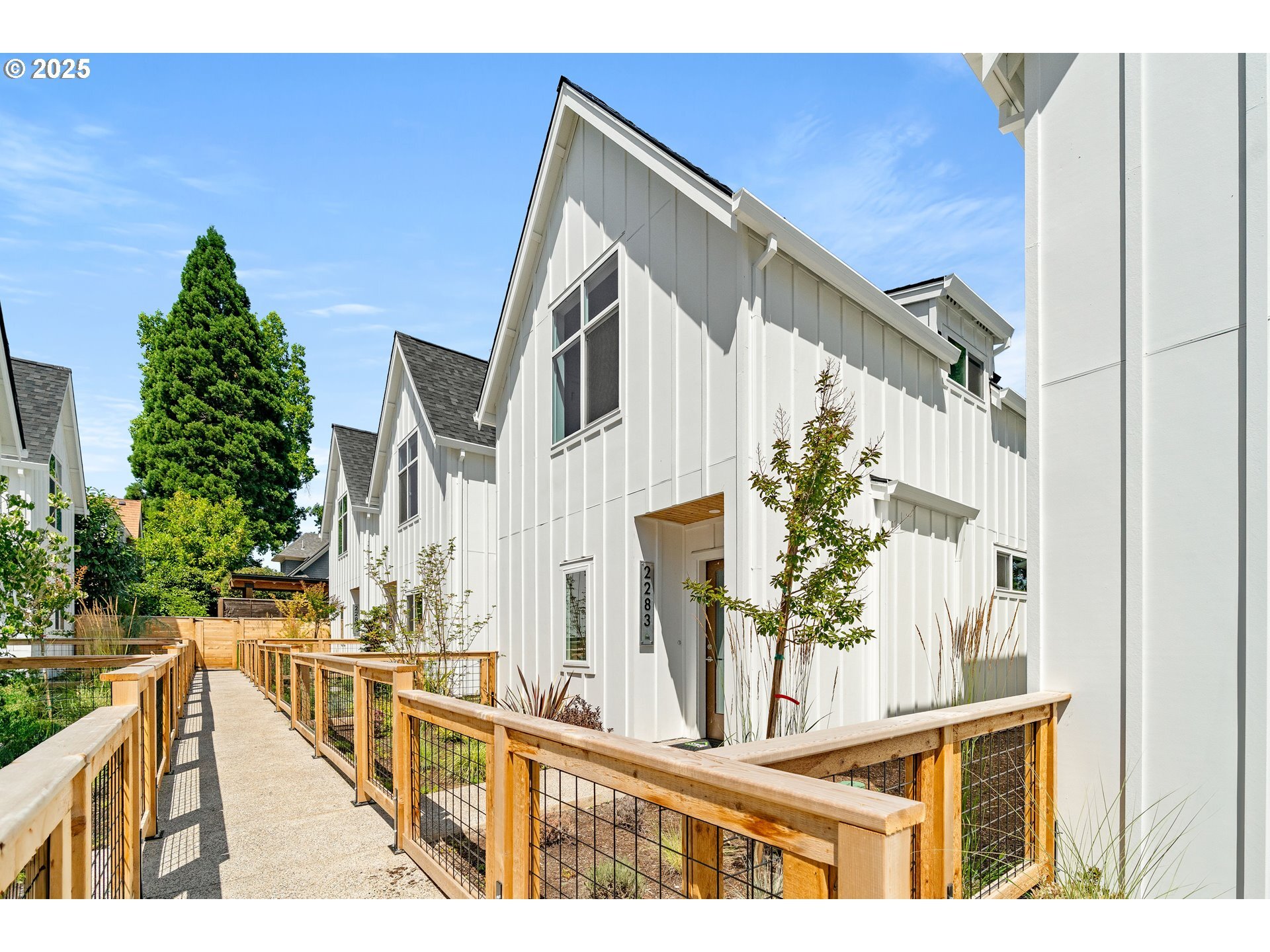 2283 N Humboldt St  Portland OR 97217 photo