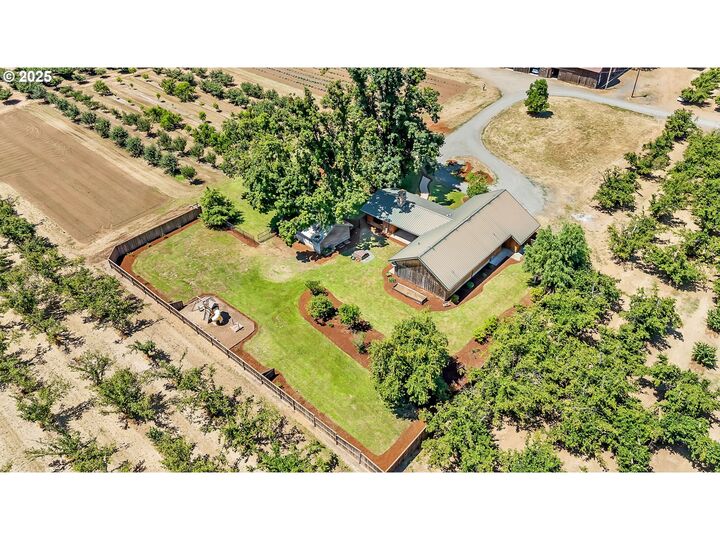 Property Photo: 82682 River Dr OR 97426