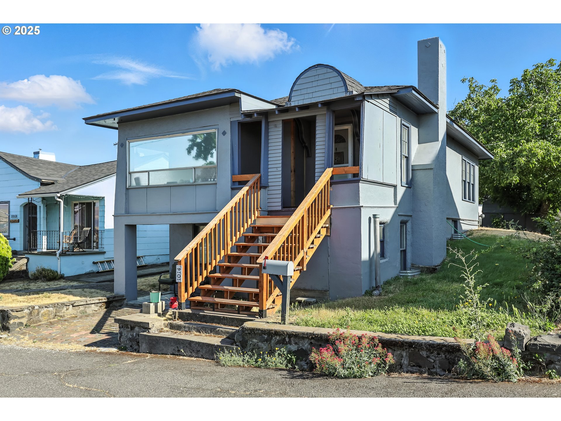 Property Photo:  1014 E 7th St  OR 97058 