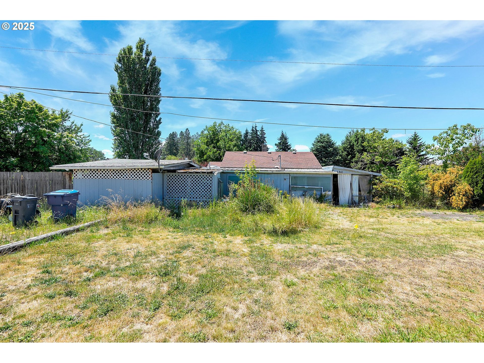 Property Photo: 592 Hazel St OR 97352
