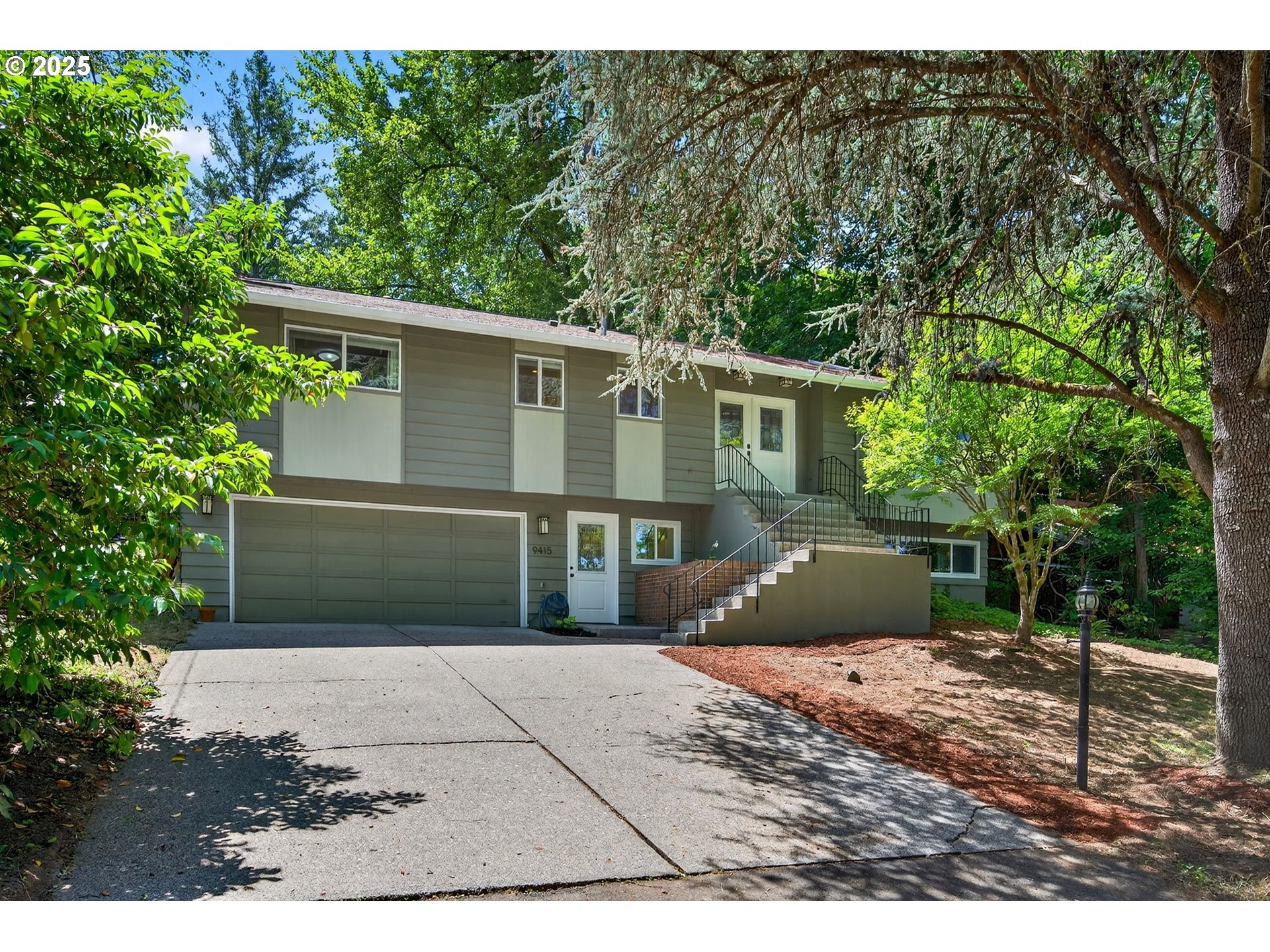 Property Photo: 9415 SW 62nd Dr OR 97219