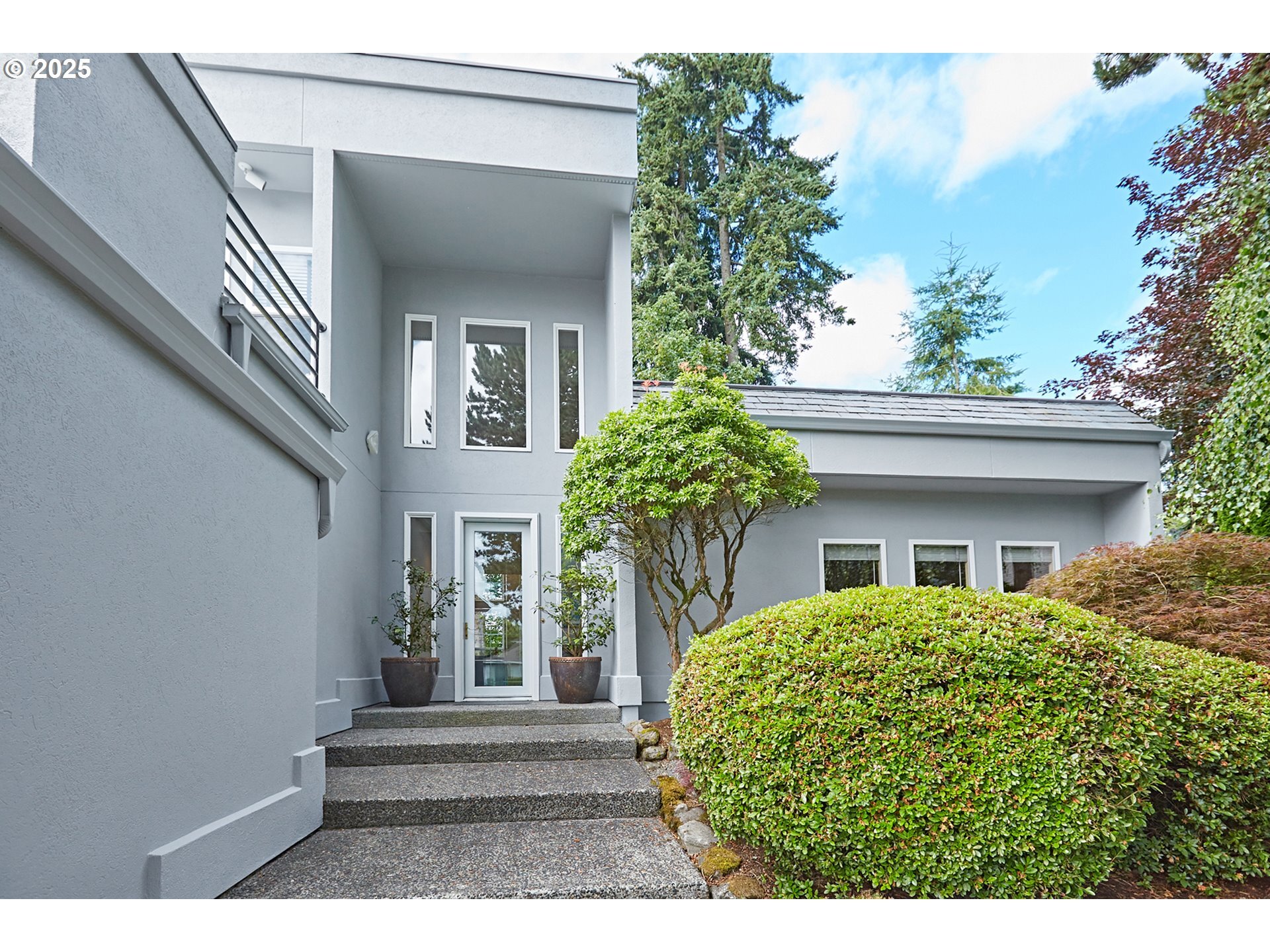 Property Photo: 13414 NW 14th Ct WA 98685