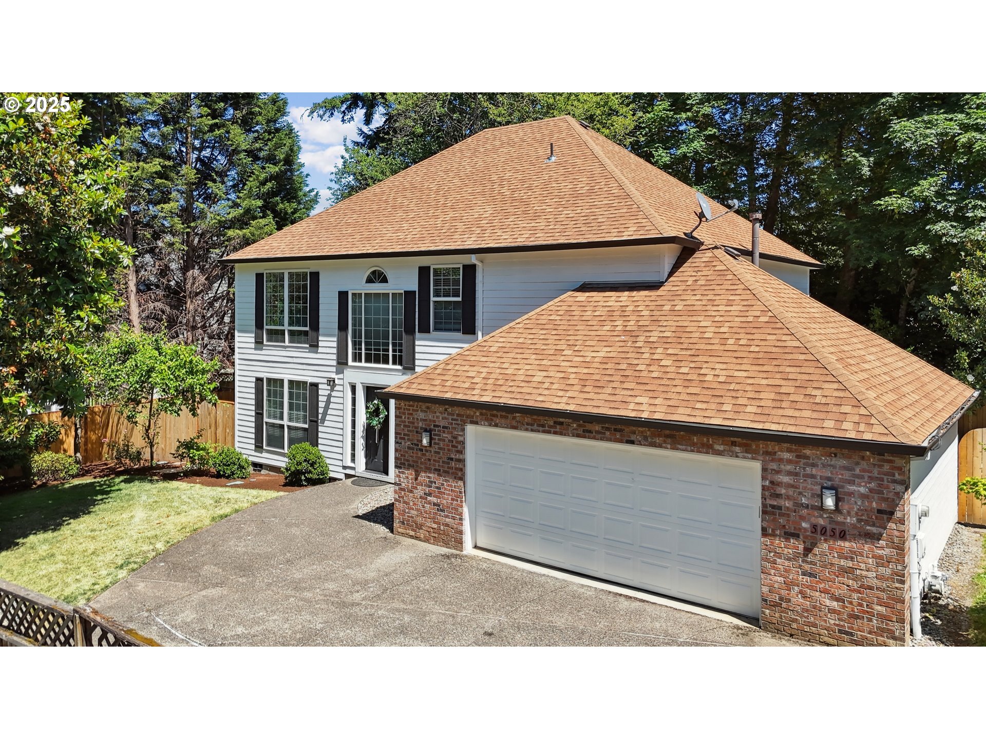 Property Photo:  5050 SW Laurelwood Ave  OR 97225 