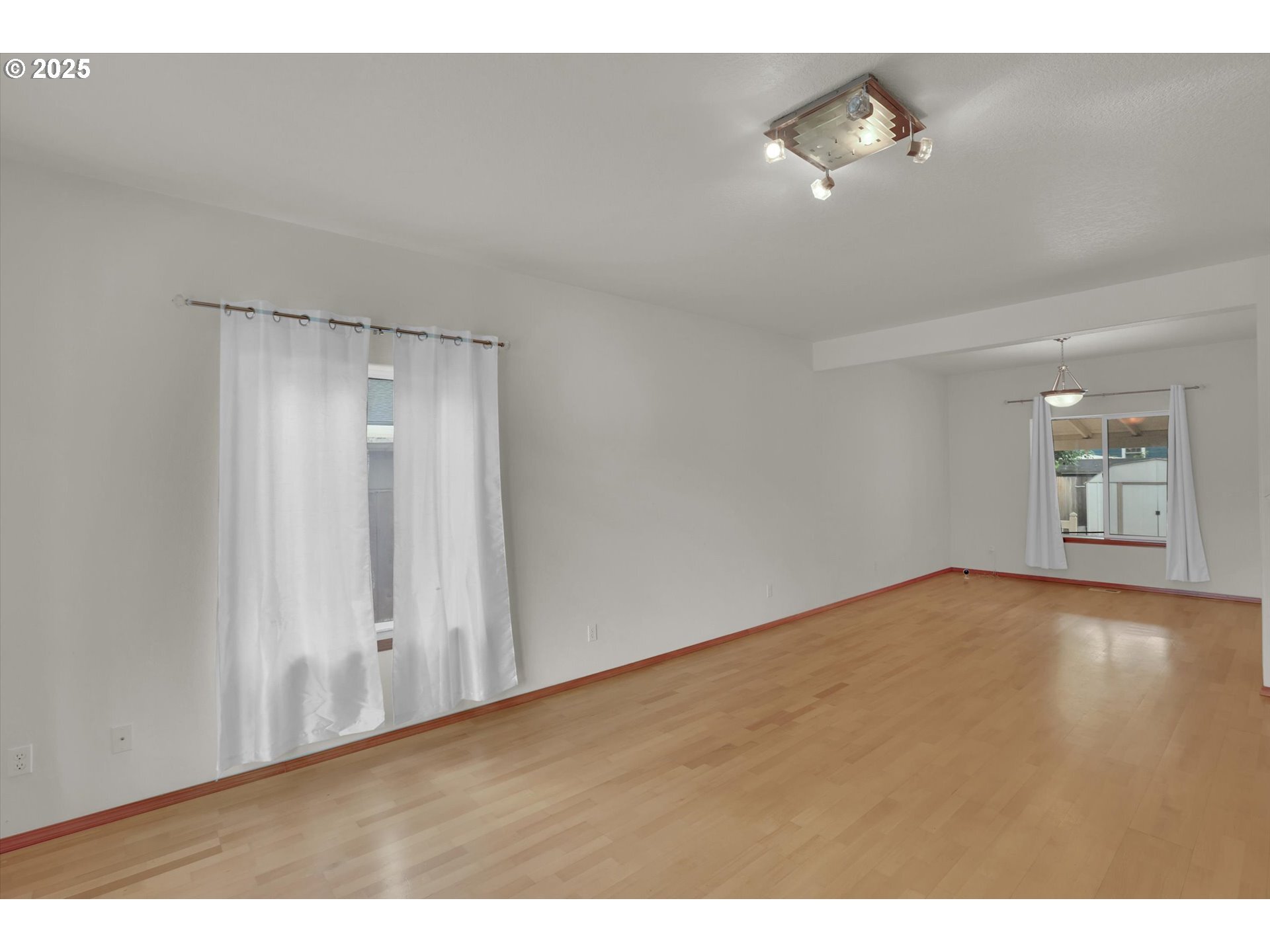 Property Photo: 8605 NE Milton St OR 97220