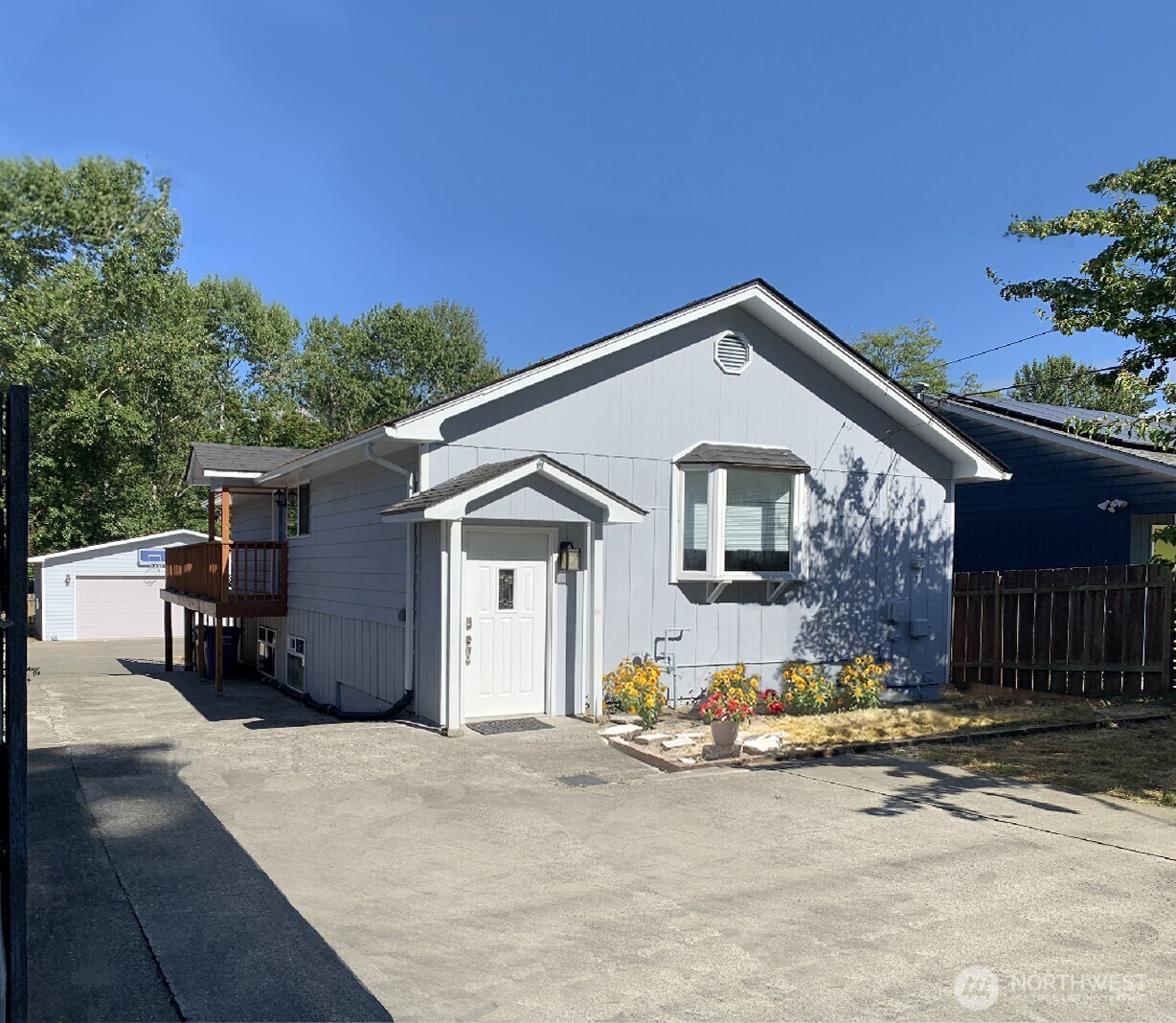 Property Photo: 5910 21st Avenue SW WA 98106