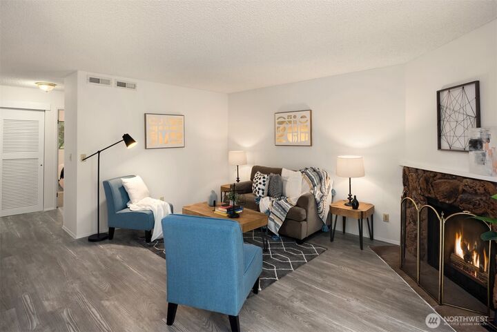 Property Photo:  14132  74th Place NE 16D  WA 98034 