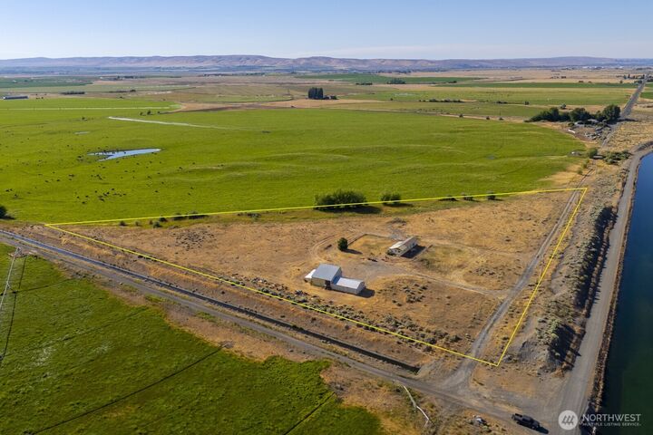 Property Photo:  8540  Road A  NW  WA 98823 