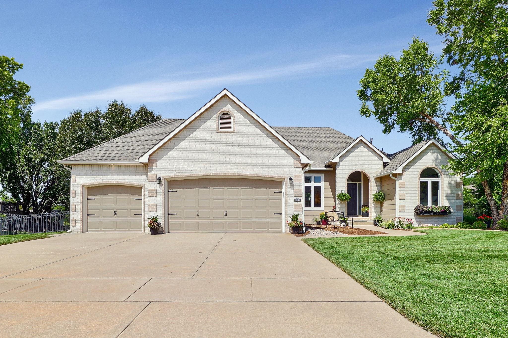 Property Photo: 1395 N Hickory Creek Ct KS 67235